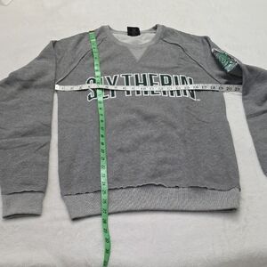 Universal Orlando HARRY POTTER Slytherin Grey Crewneck Sweatshirt -